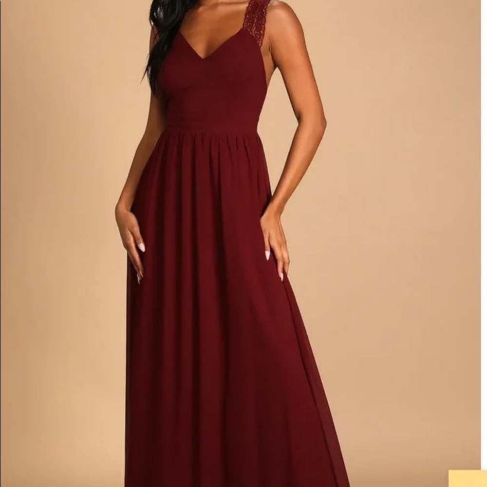 - NWT burgandy Lulus dress size small